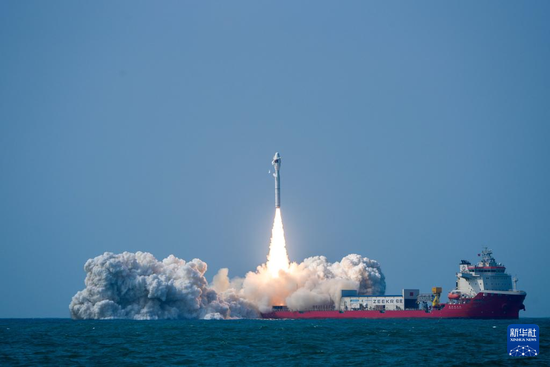 巴基斯坦卫星搭乘中国火箭成功升空，巴总理：巴基斯坦取得又一个太空事业里程碑