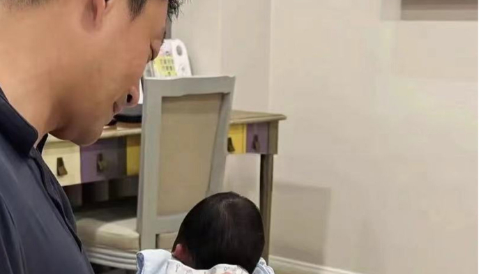 儿子正面照曝光，像爸爸也像妈妈，汪小菲透露老婆生产细节