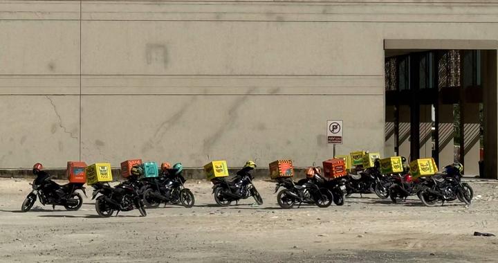 在迪拜送外卖：没有“电驴”、运力不稳，中国平台如何迎战本土巨头？