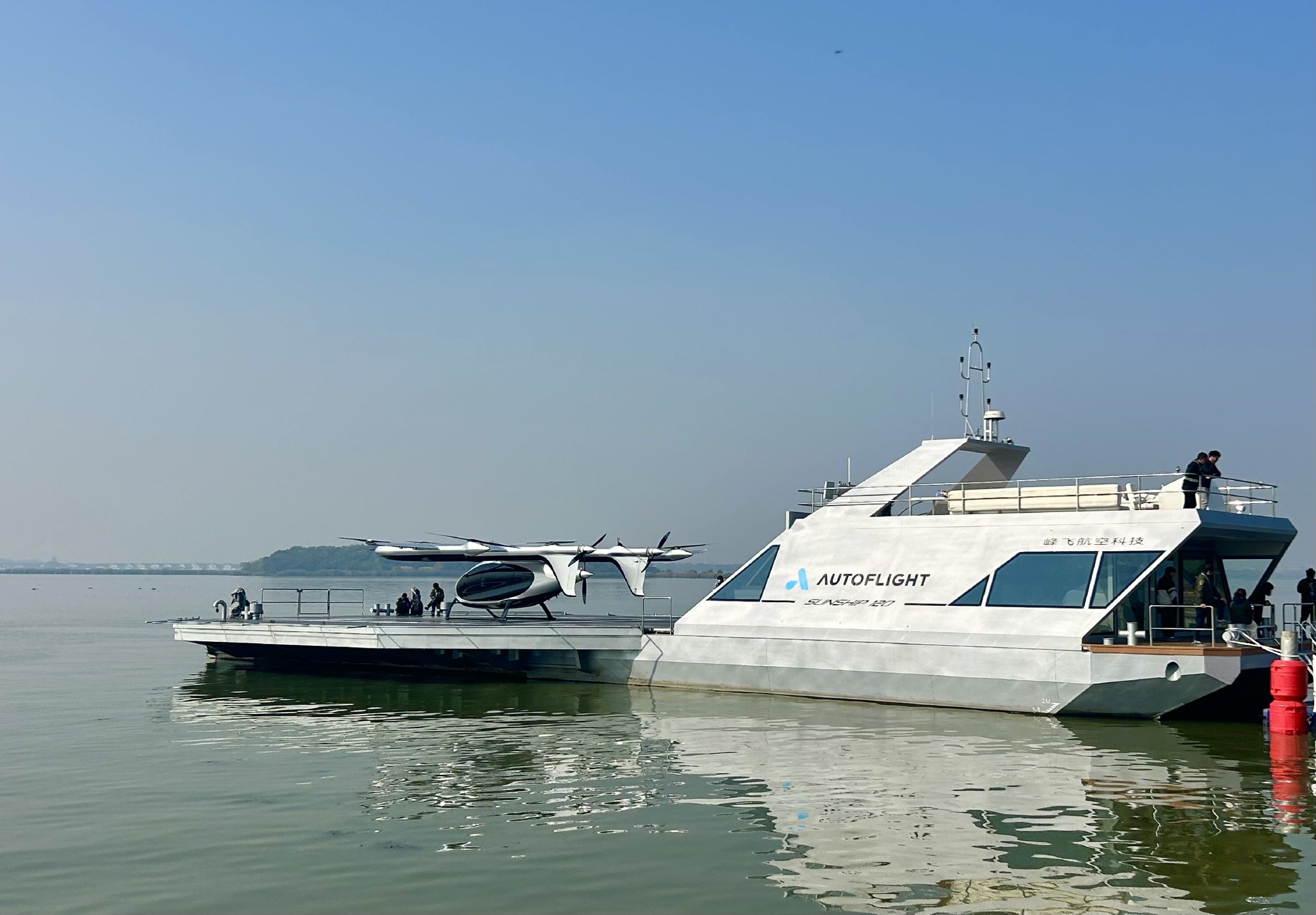 海空一体！低空经济场景“上新”   峰飞航空发布eVTOL水上机场