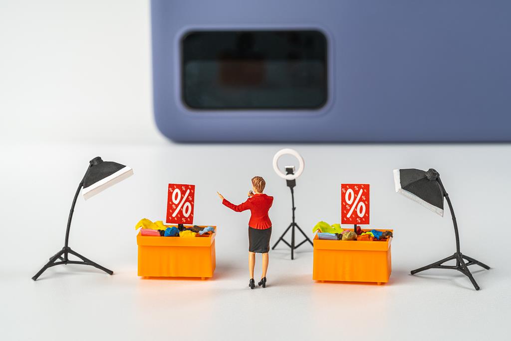 宣称“渠道货”实为高仿品 网络平台直播售假该如何治理？