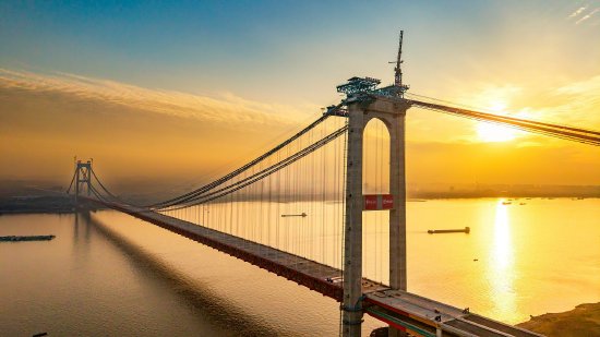 世界最大跨度四主缆悬索桥合龙，钢丝可绕地球8圈，建造难度多大？