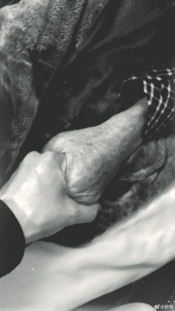 歌手孙悦因家人去世，取消演出，曾为照顾儿子淡出乐坛