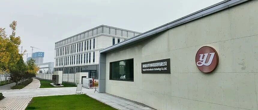 源杰科技：光芯片“荒”中的国产突围者