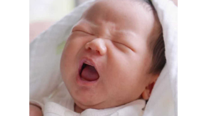 宝宝有“这3个”肢体动作，说明他很爱你，妈妈偷乐吧