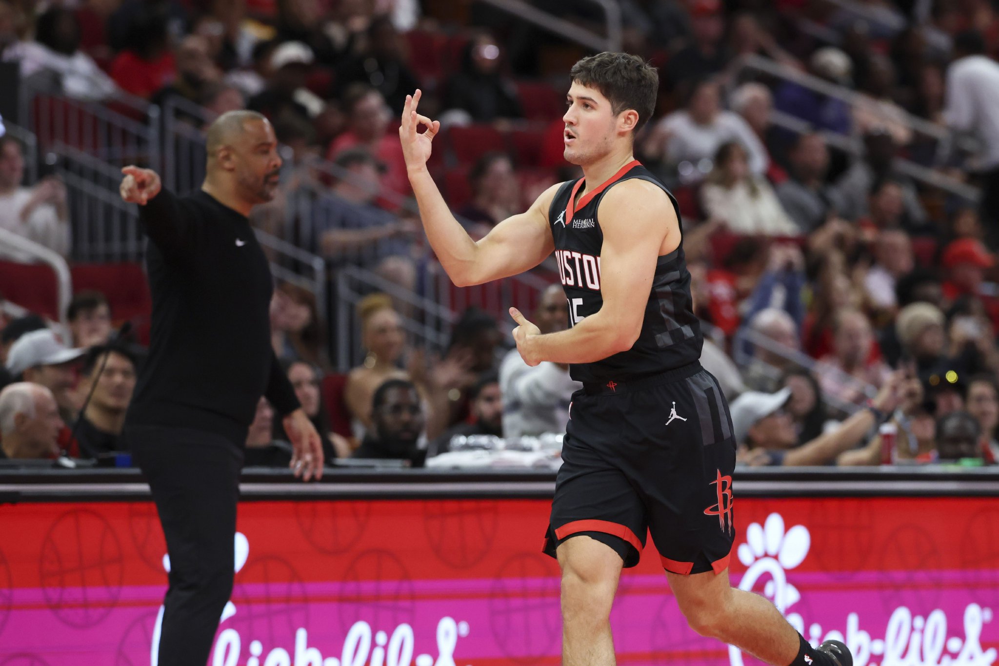 打出特点！谢泼德半场攻防表现不错 5中3拿到7分2板2助4断1帽